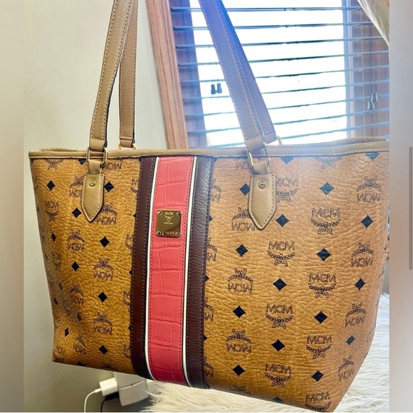 Like New! Authentic MCM Large Tote Bag In Excellent Condition! - Picture 8 of 14